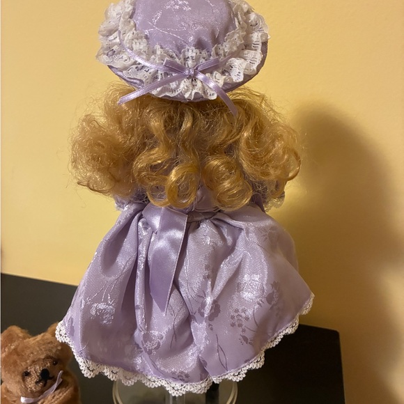 Storybook Collection Goldilocks Porcelain Doll Bear Classic Collectible - Picture 4 of 10